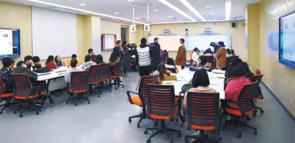 MOOC�µĳɱ���Ӌ���Dʽ�̌Wģʽ�ĸ�